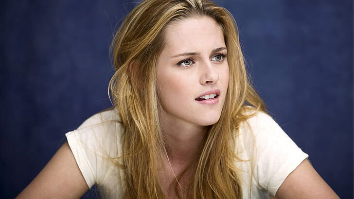 Kristen Stewart is known for movie series "Twilight"