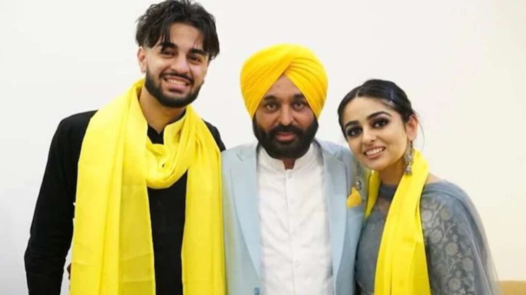 Dilshan Mann and Seerat Kaur with father Bhagwant Mann in a happy time.