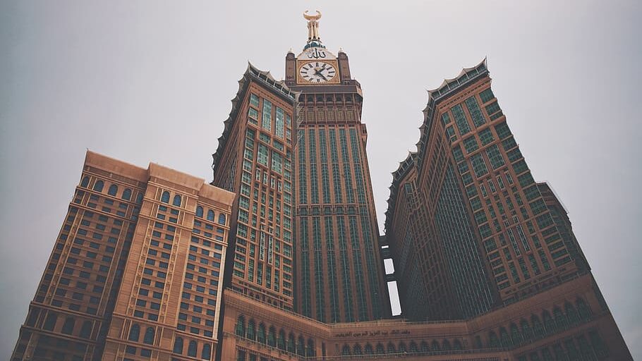 Makkah Royal Clock Tower is the largest hotel and one of the biggest buildings in the world.