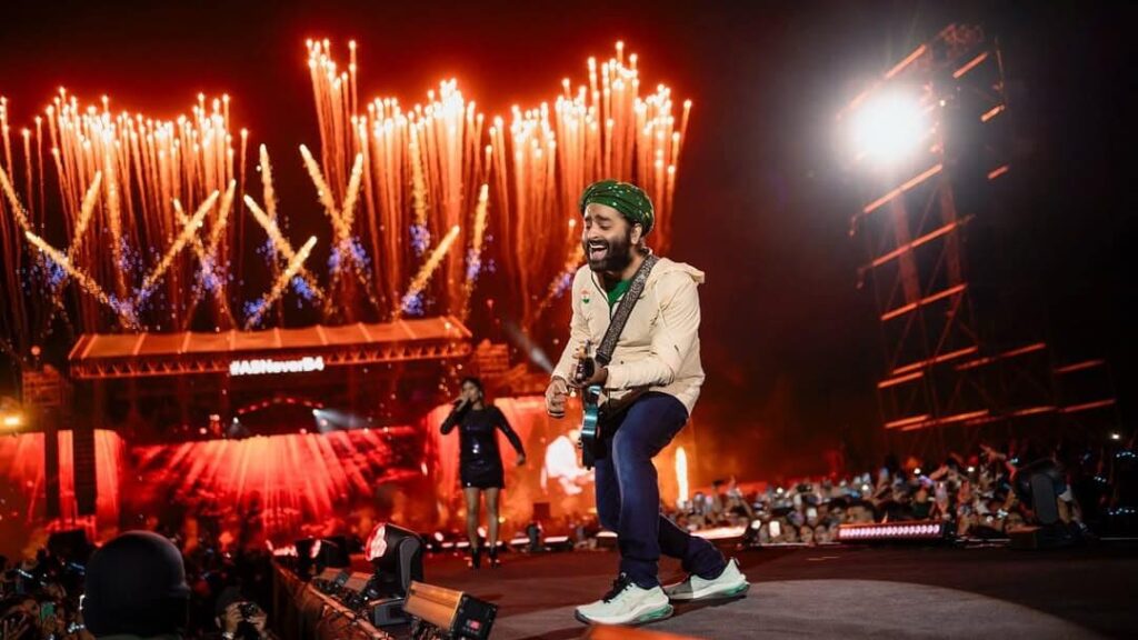 Arijit Singh while live performance. 