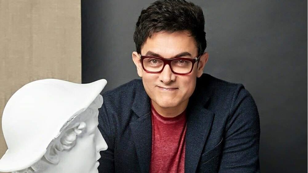 Aamir Khan Cameos role in Happy Patel.