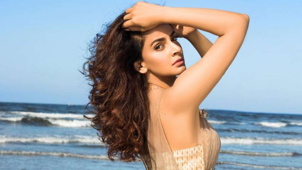 Saba Qamar is undoubtedly one of the Hottest Pakistani Actresses