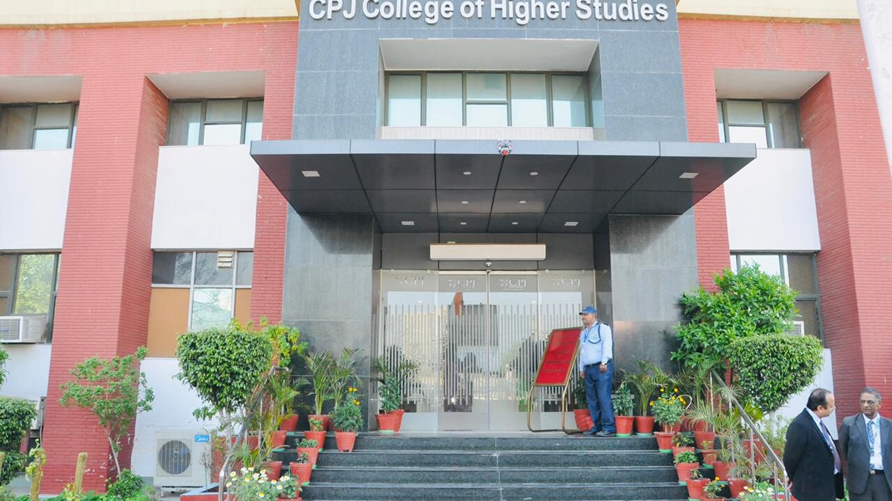 Chanderprabhu Jain College of Higher Studies is one of the top seven colleges of IP University.