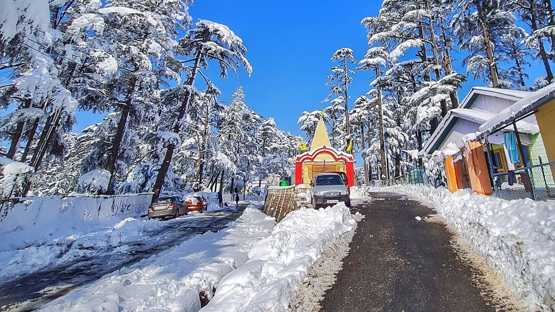 Patnitop is one of the most economical snowfall places in India to visit.