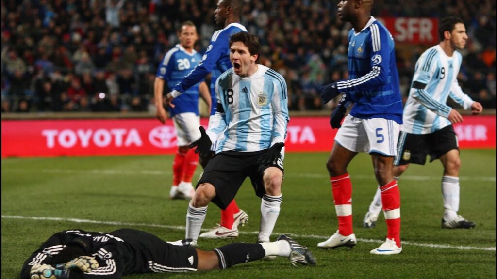 Argentina won the friendly match against France in 2009 by 2-0.