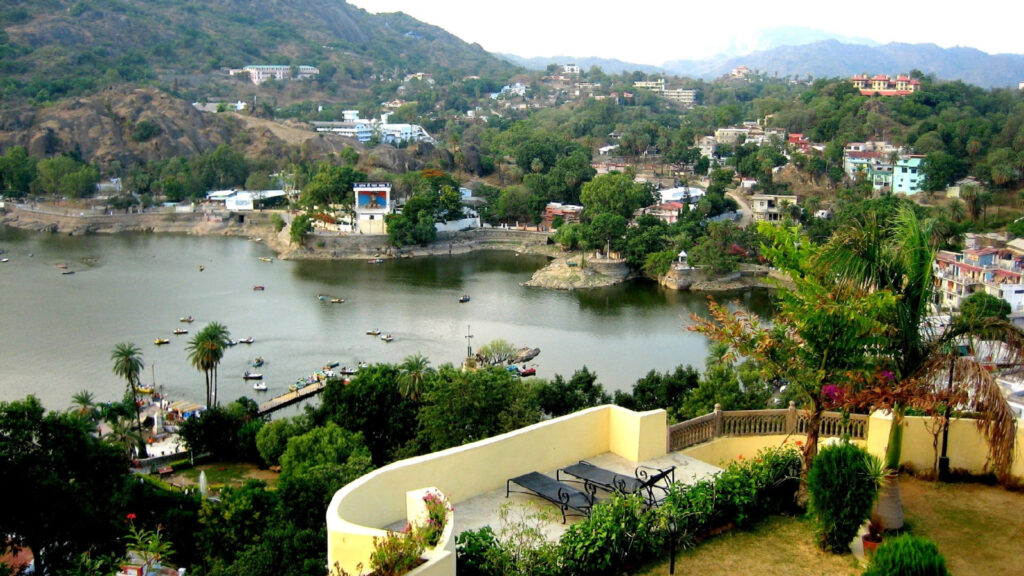 Mount Abu is famous hill station and one of the beautiful cities in Rajasthan to travel.