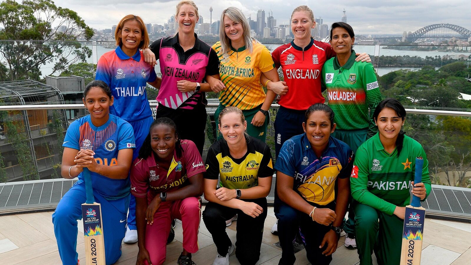 Beautiful women cricketers together for world cup.