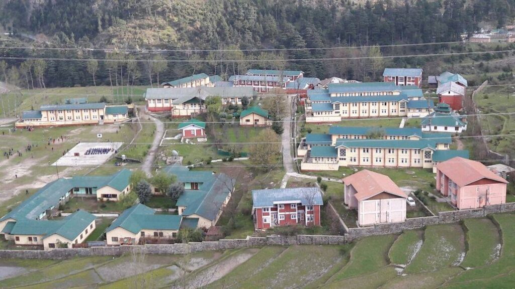 Jawahar Navodaya Vidyalaya is one of the best government schools in the Jammu and Kashmir.