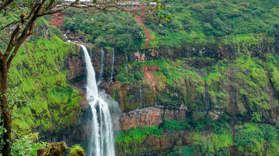 Mahabaleshwar is most romantic places to visit in India during monsoon.