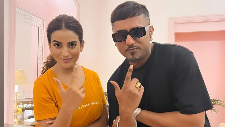 Akshara Singh New Song Coming Soon With Honey Singh