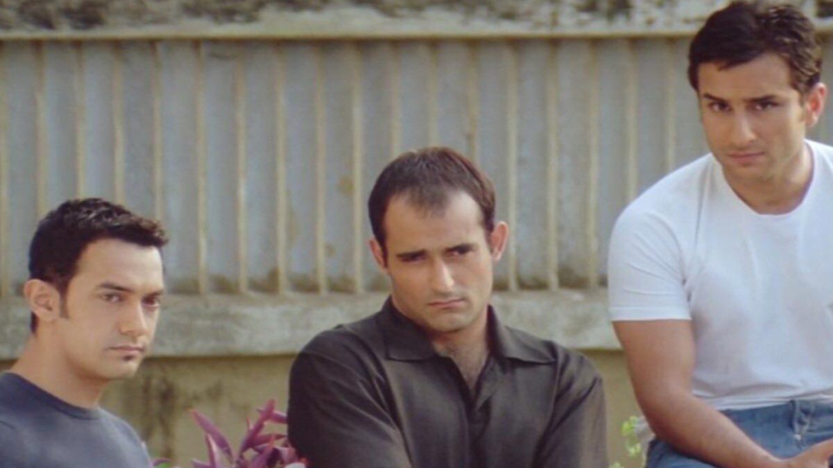 Dil Chahta Hai is one of the most popular bollywood movies to watch with family on new year evening.